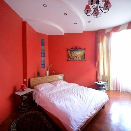 Chekhov Apartment Kiev Buitenkant foto