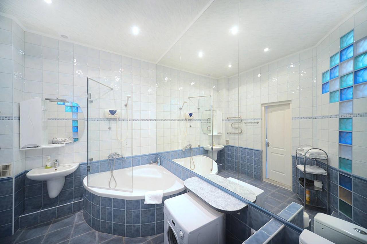 Chekhov Apartment Kiev Buitenkant foto